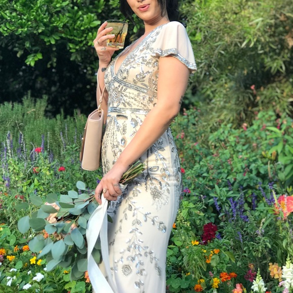 Aidan Mattox beaded v neck cap sleeve gown - Picture 3 of 5